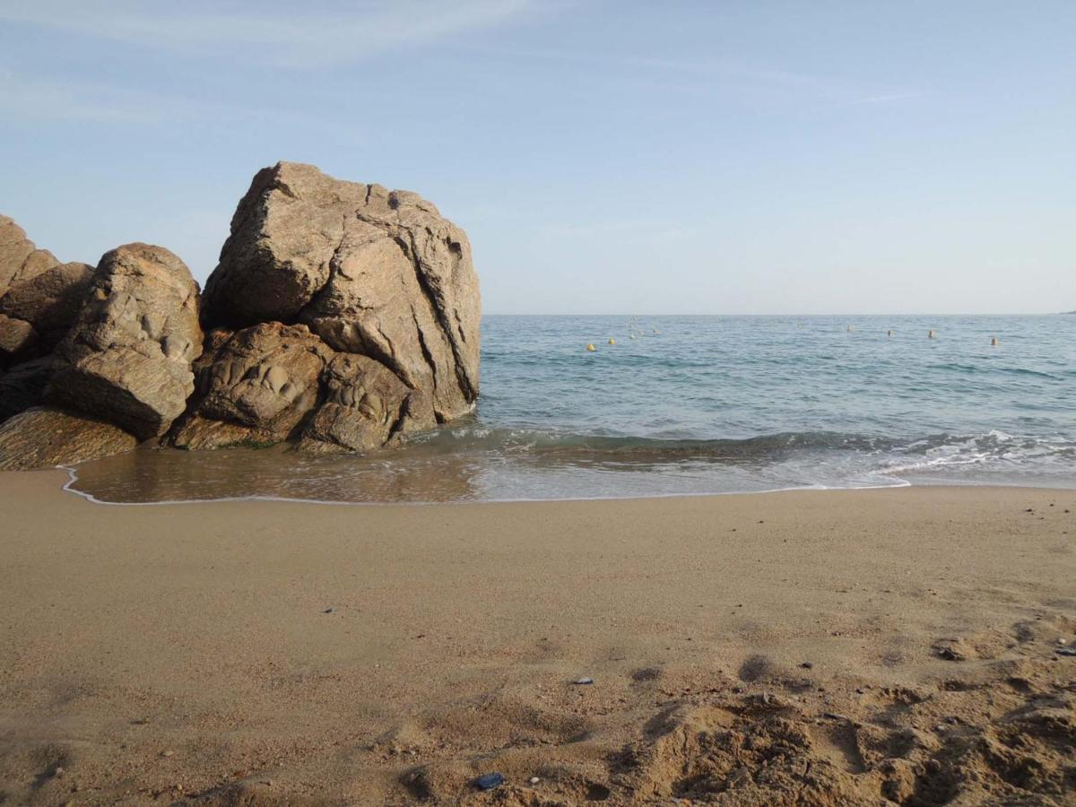 Luxury Family 2Br - Prime Location, Walk To Beach & Shopping, Sunny Balcony - Totolulu Cannes Hoche Eksteriør billede