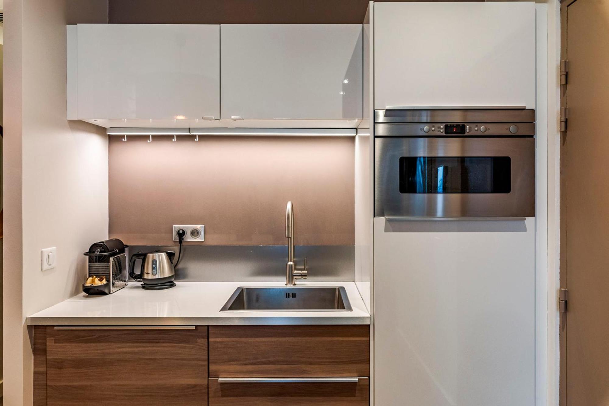 Luxury Family 2Br - Prime Location, Walk To Beach & Shopping, Sunny Balcony - Totolulu Cannes Hoche Eksteriør billede