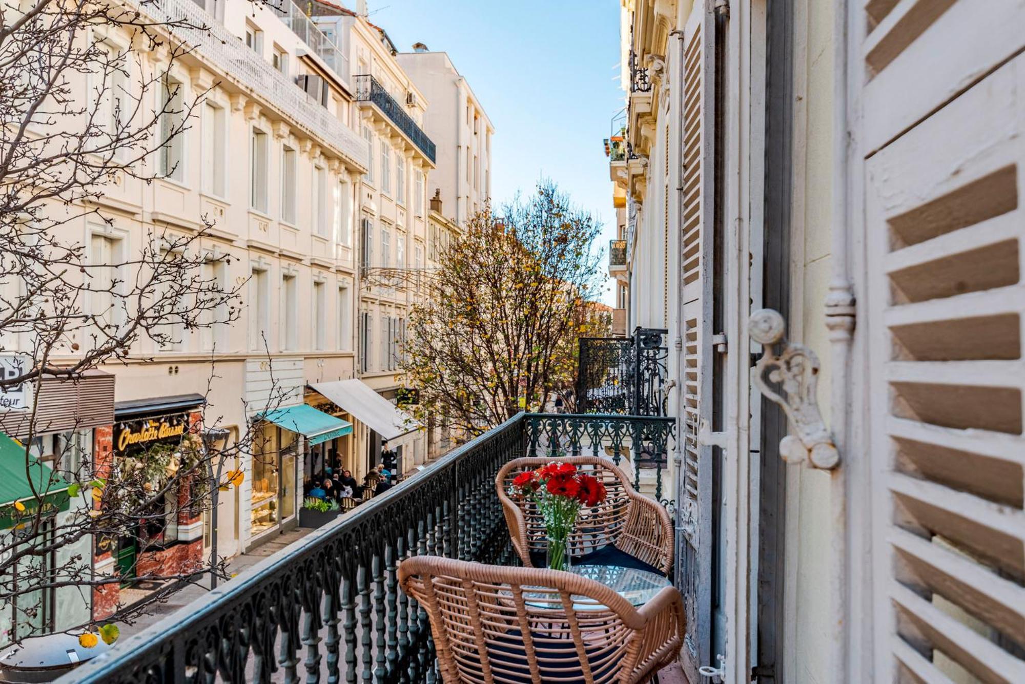 Luxury Family 2Br - Prime Location, Walk To Beach & Shopping, Sunny Balcony - Totolulu Cannes Hoche Eksteriør billede