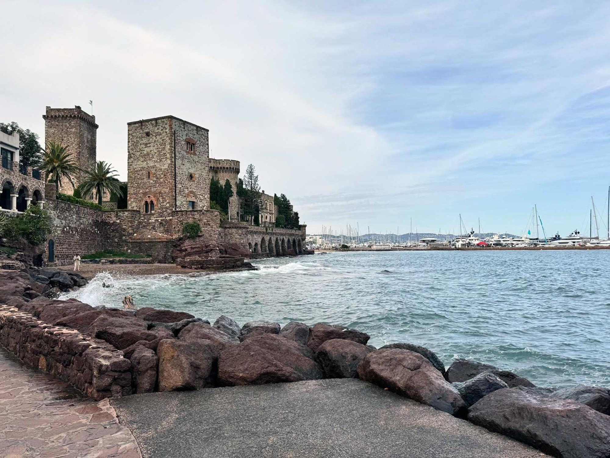 Luxury Family 2Br - Prime Location, Walk To Beach & Shopping, Sunny Balcony - Totolulu Cannes Hoche Eksteriør billede