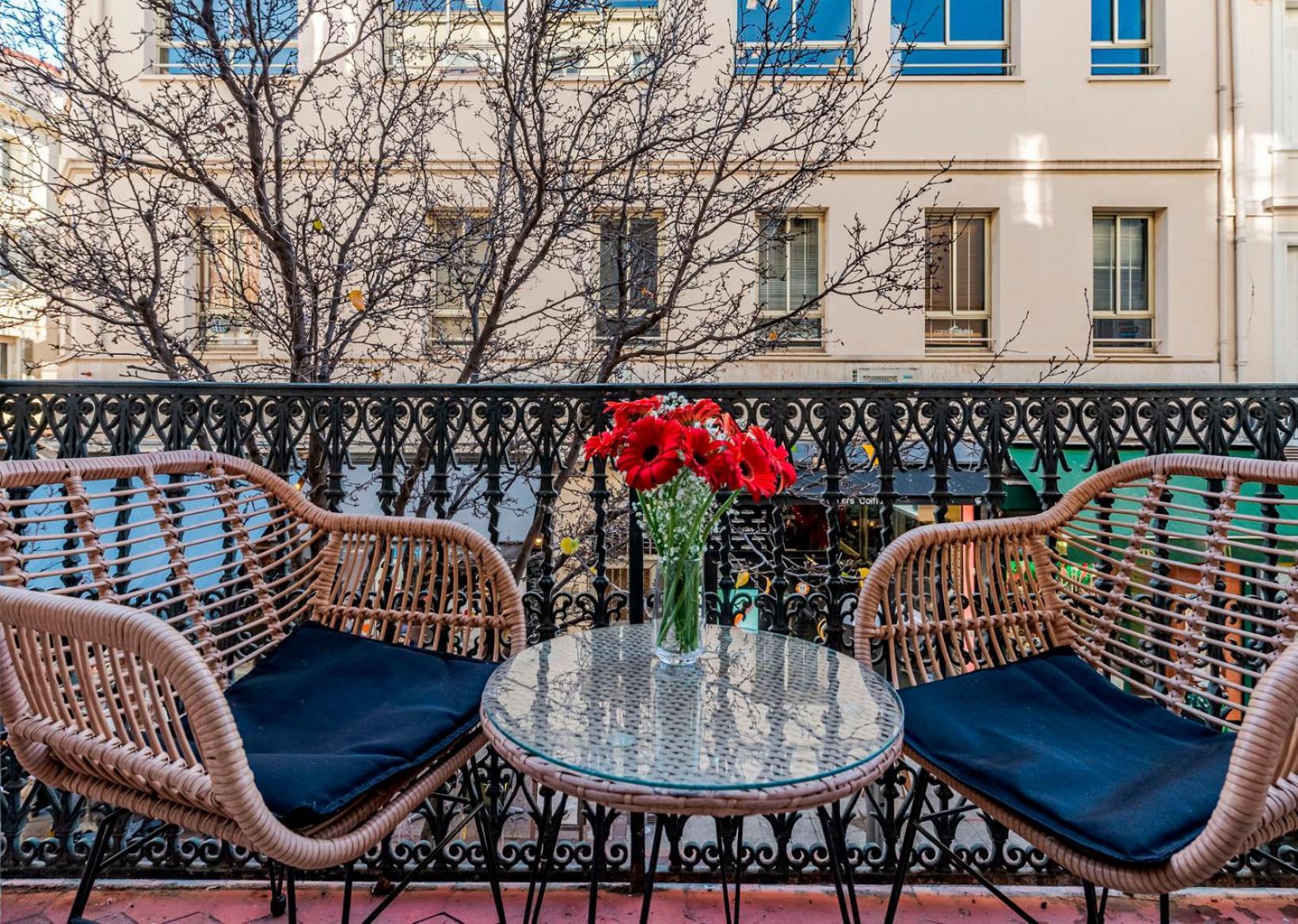 Luxury Family 2Br - Prime Location, Walk To Beach & Shopping, Sunny Balcony - Totolulu Cannes Hoche Eksteriør billede