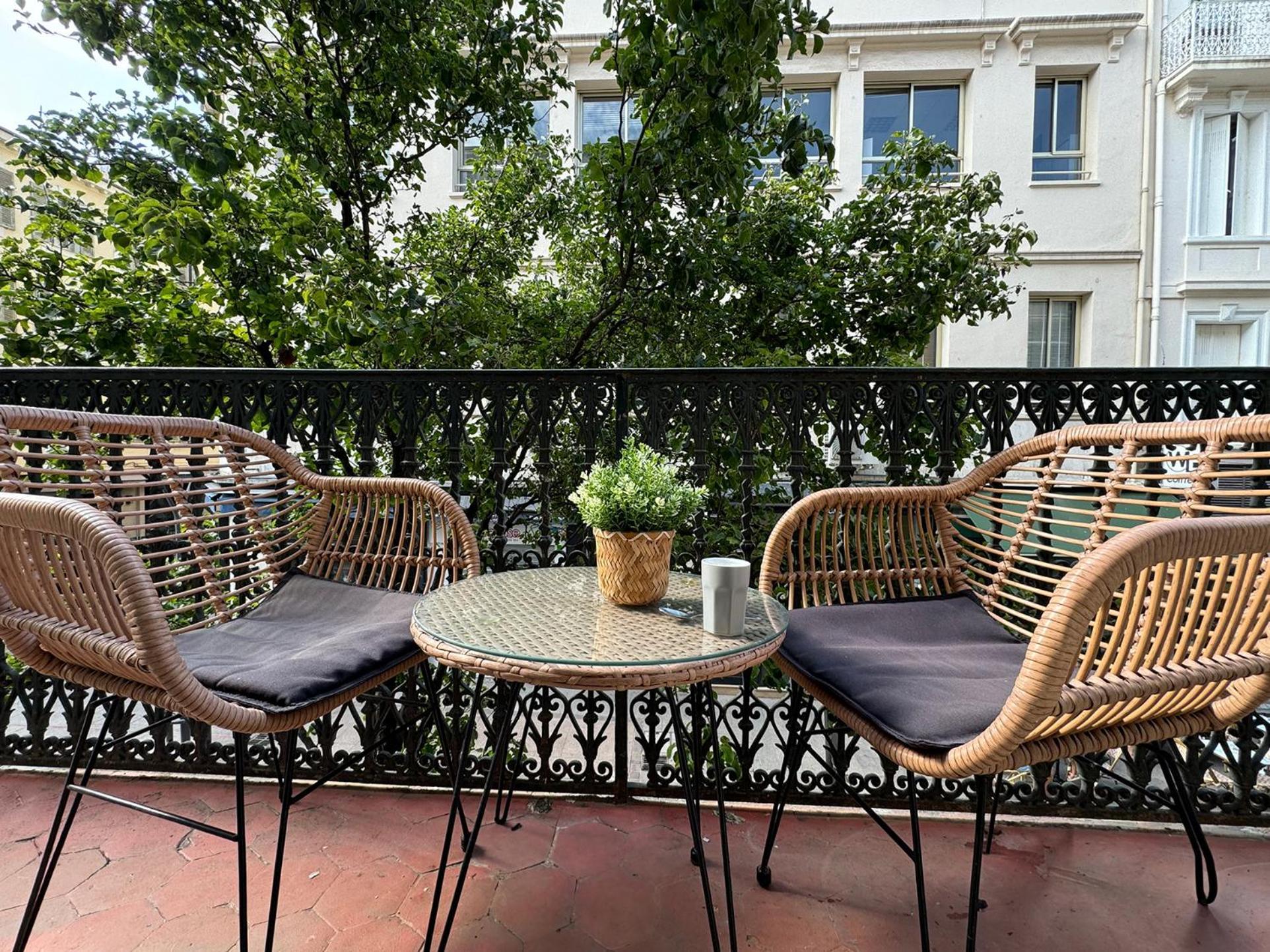 Luxury Family 2Br - Prime Location, Walk To Beach & Shopping, Sunny Balcony - Totolulu Cannes Hoche Eksteriør billede